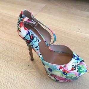 Steve Madden Floral Multicolor Peep-Toe Platform Heels NWOT
